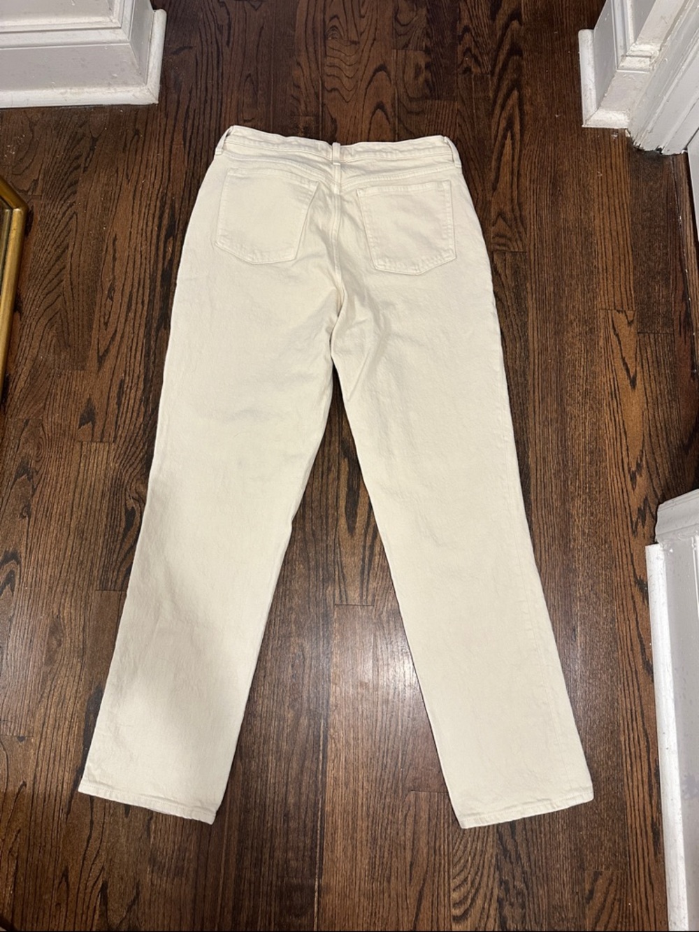 Abercrombie & Fitch Ivory Mid-Rise Straight Jeans - Picture 4 of 4